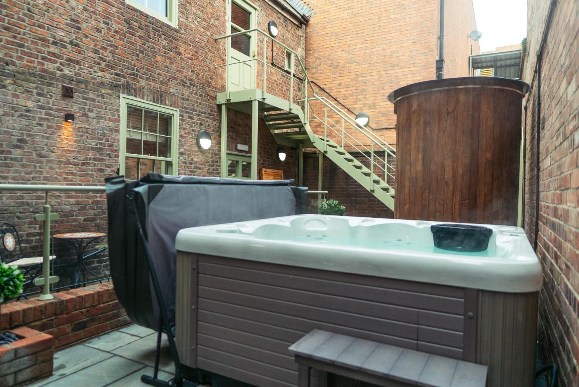 Magistrates Penthouse Suite - Town Centre Apartments With Spa Morpeth Ngoại thất bức ảnh